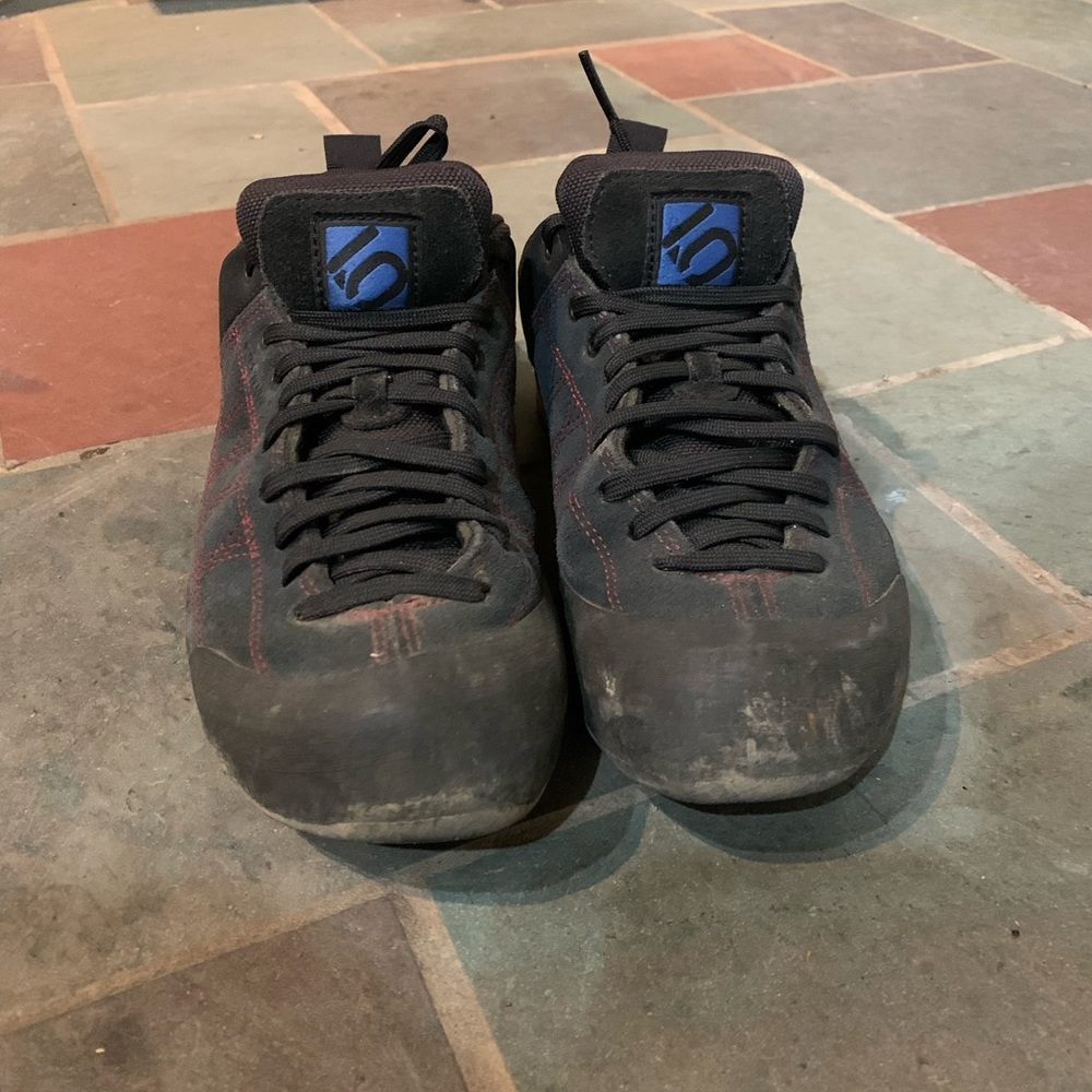 Five Ten approach shoe size 7